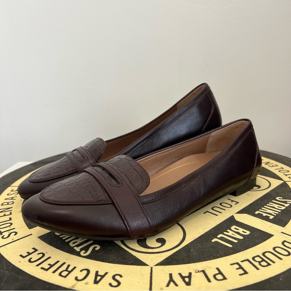 Vionic Savannah Pointed Toe Faux Alligator Embossed Penny Loafer Shoes Women 9.5